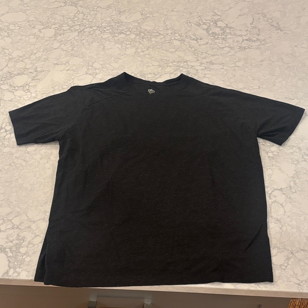 ALO Yoga Charcoal Short Sleeve Tee